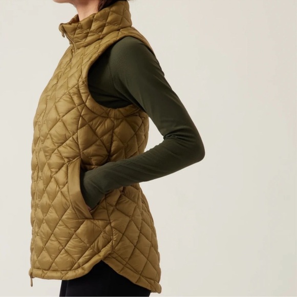 NWT Athleta Whisper Featherless Vest - Picture 2 of 12